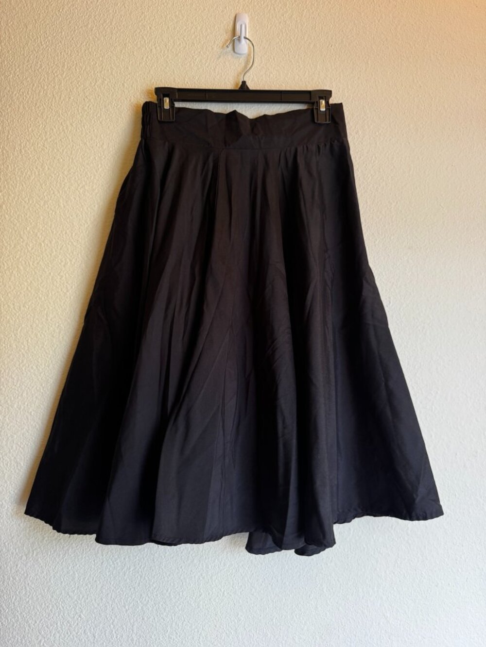 Choles Vintage styley silky black skirt Med